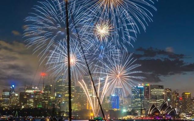 Debate rages over Sydney&#039;s New Year&#039;s Eve fireworks display