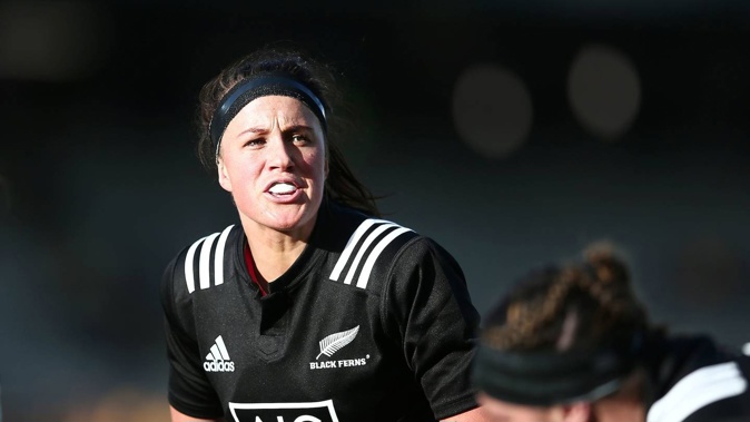Charmaine Smith of New Zealand calls a lineout play. Photosport