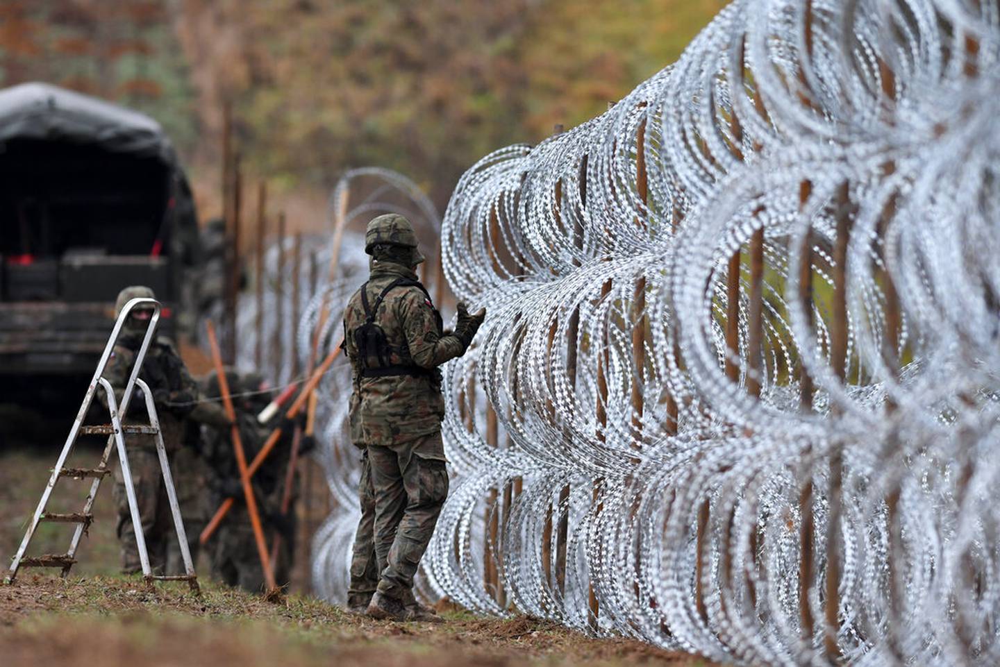 Poland Lays Razor Wire On Border With Russia’s Kaliningrad