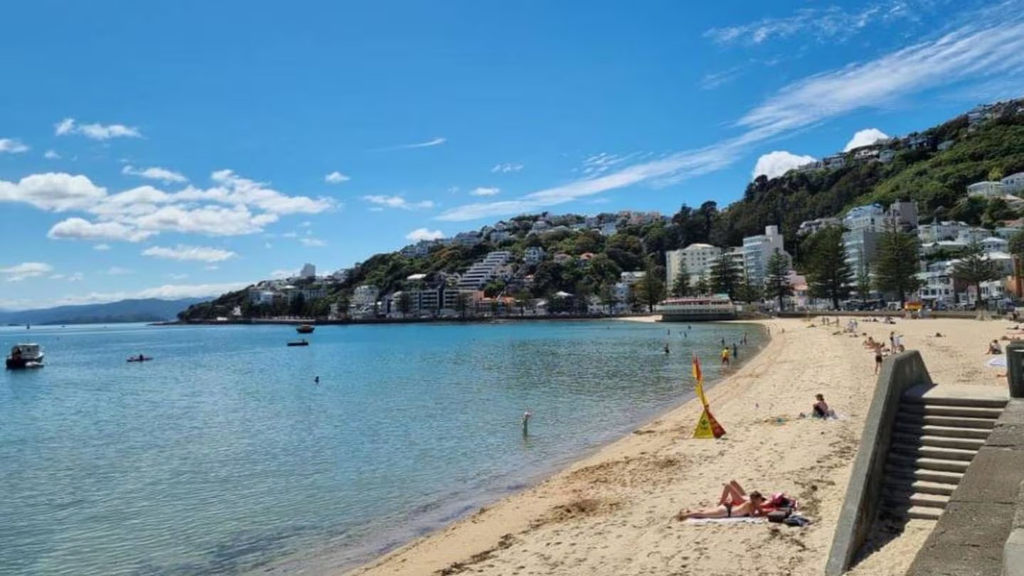 Sweltering Sunday Auckland could hit 30C