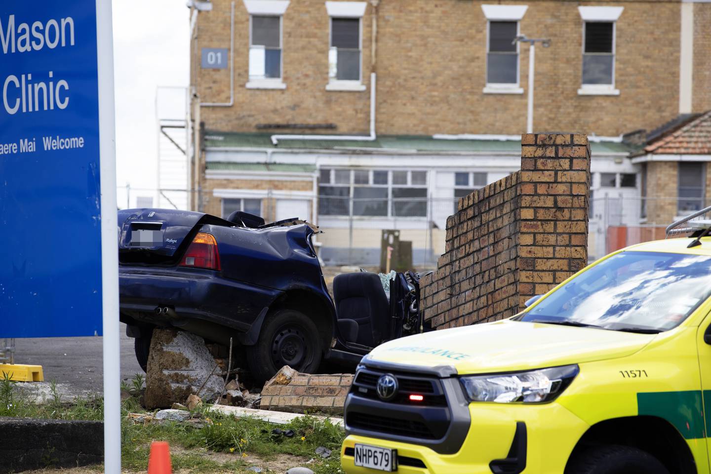 Person Seriously Injured After Car Crashes Into Building In Auckland ...