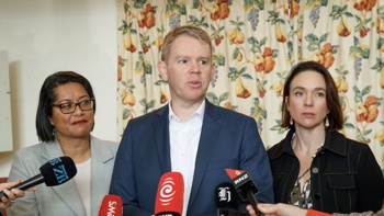 Labour leader Chris Hipkins sets out hopes for a one-term National Government